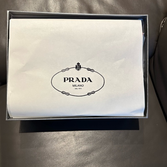 Prada sneakers. Size 42. New - Picture 5 of 13